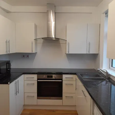 Ashley Holiday Home, Close To City Centre With Free Parking Dalneigh Exterior photo