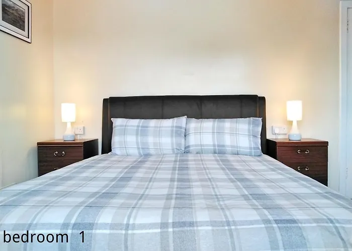 Ashley Holiday Home, Close To City Centre With Free Parking
