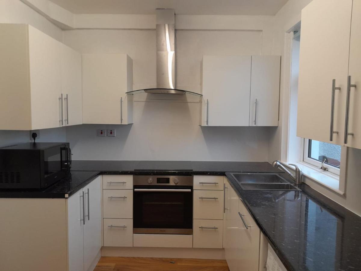 Ashley Home, Close To Centre With Free Parking *