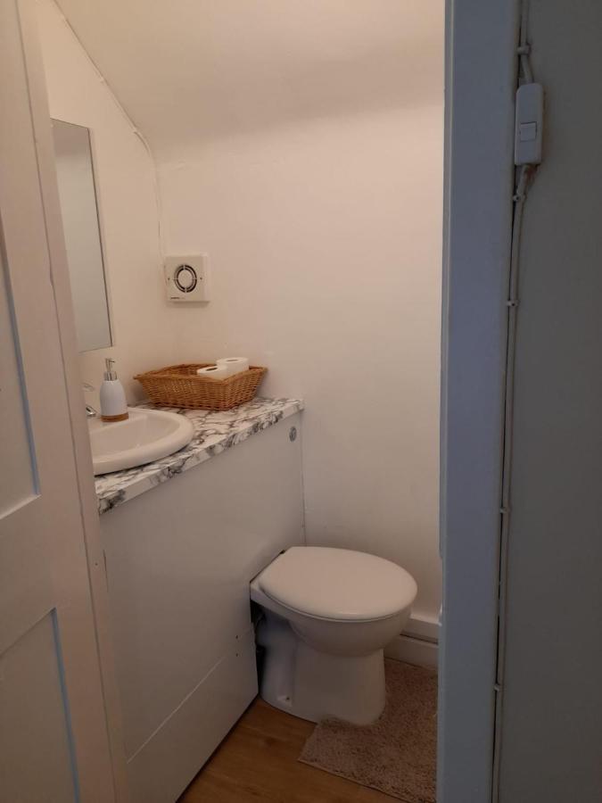 Ashley Home, Close To Centre With Free Parking *