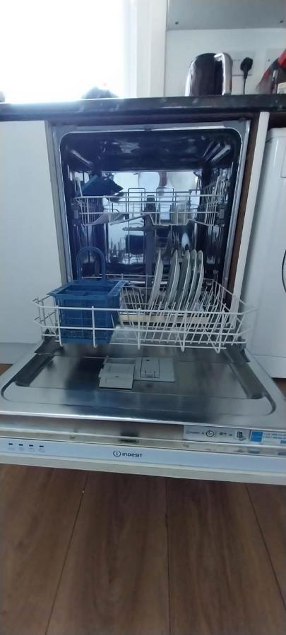 Ashley Home, Close To Centre With Free Parking Holiday home *