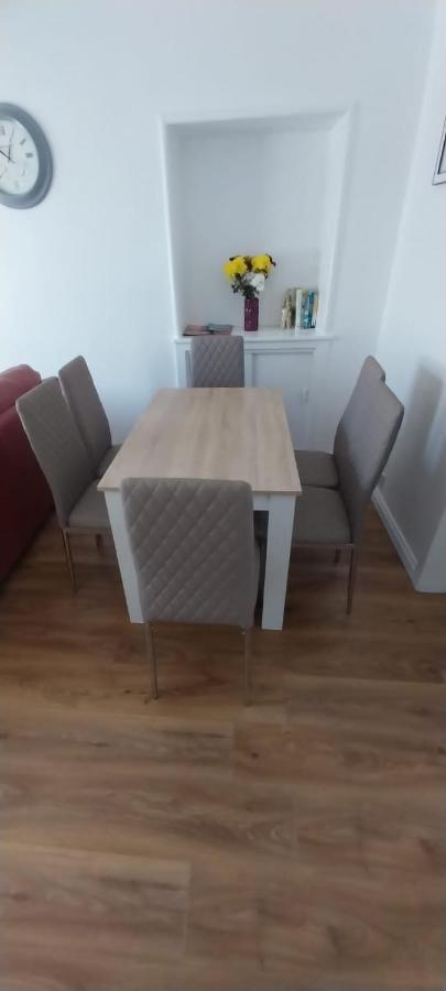 Ashley Home, Close To Centre With Free Parking Holiday home Dalneigh